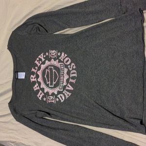 Harley Davidson gray long sleeve v-neck shirt, size small. Pink logo. NWOT